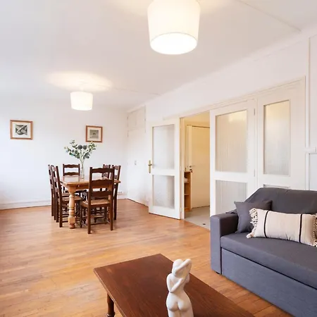 Des Cousines Lana 4 Personnes Lejlighed