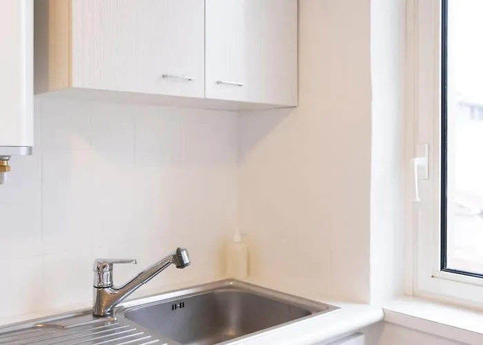 Des Cousines Lana 4 Personnes * Nancy